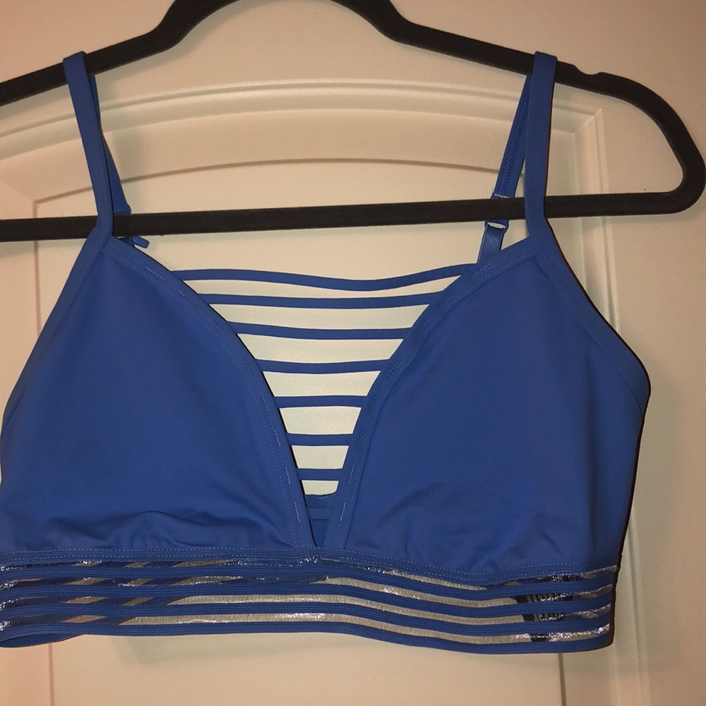 Victoria’s Secret Pink sports bra size - Small DD